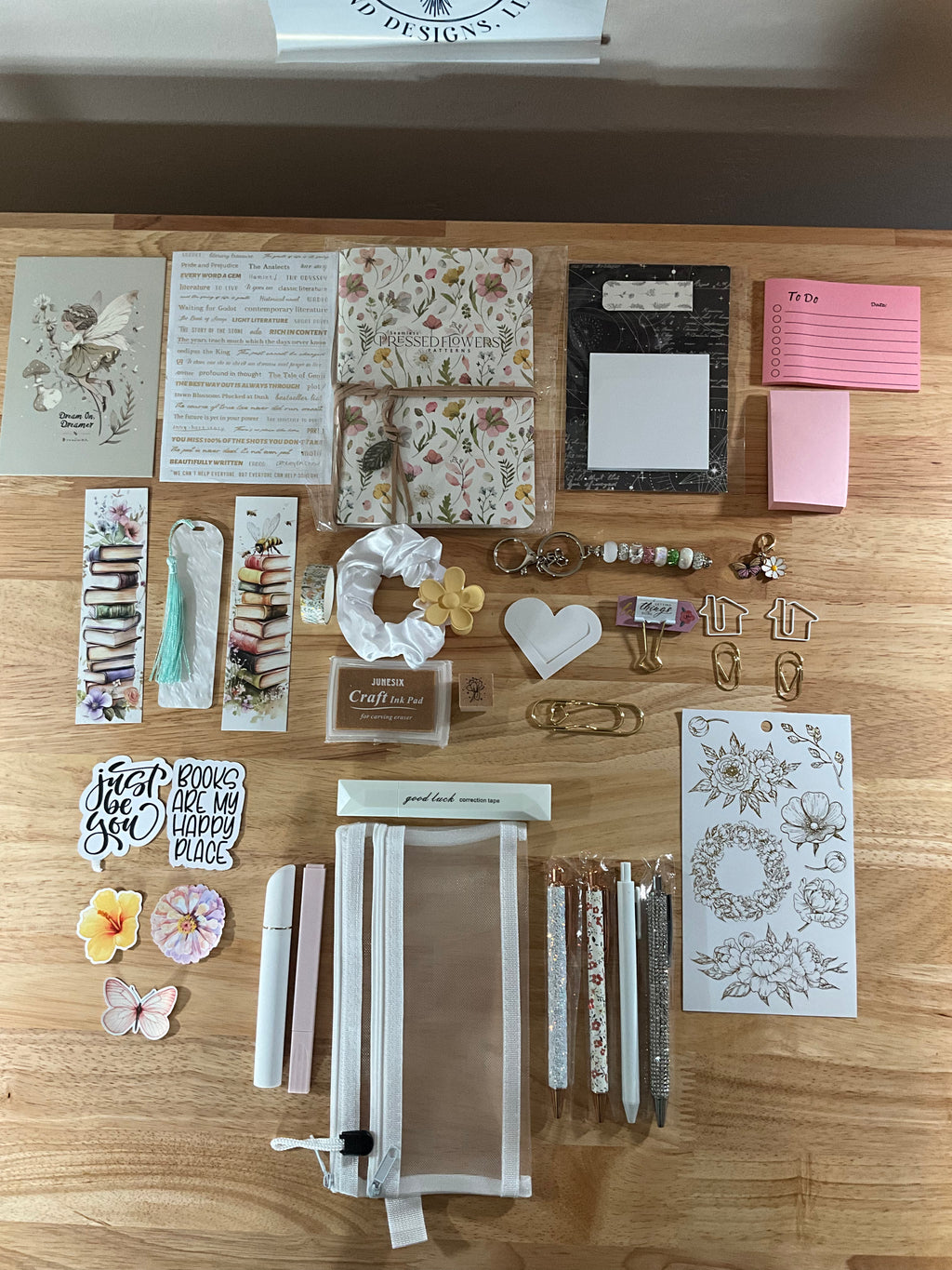 White Floral Bookish Bundle Gift Set